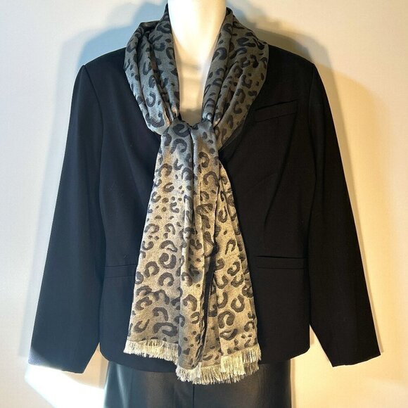 Reversible Leopard animal print silky black/silver scarf-wrap artsy Parisian - Picture 2 of 7